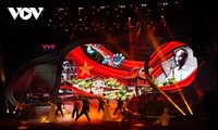 Grand spectacle patriotique à Hanoï pour le 14e Congrès du Parti