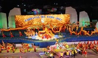 Rực rỡ Lễ hội đường phố Carnaval Hạ Long 2012