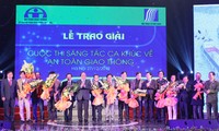 Trao giải Cuộc thi sáng tác ca khúc về an toàn giao thông