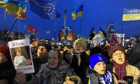 Đằng sau việc Ukraine từ chối ký thoả thuận hợp tác với EU