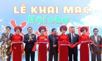 Hơn 300 gian hàng tham gia Hội chợ xuân 2014 của thành phố Đà Nẵng