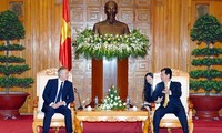 Thủ tướng Nguyễn Tấn Dũng tiếp cựu Thủ tướng Anh Tony Blair