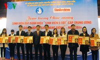 100 sinh viên nhận giải thưởng “Sao tháng Giêng” năm 2014