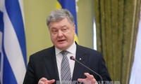 Порошенко: Украина продолжает модернизировать армию