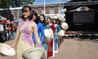 Vietnam menghadiri Festival Musim Seni di Brussel, Swiss