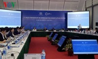 Konferensi ke-2 Pejabat Senior APEC dan sidang-sidang yang bersangkutan diadakan di kota Ha Noi