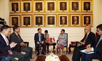 Deputi PM Vietnam, Vuong Dinh Hue: mencapai nilai perdagangan bilateral Vietnam-Indonesia  sebanyak 10 miliar USD