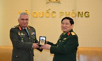 Menhan Vietnam, Ngo Xuan Lich menerima Ketua Komisi Militer Uni Eropa