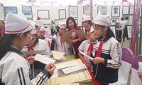 Pameran peta dan dokumen “Hoang Sa, Truong Sa-wilayah Vietnam : Bukti-bukti sejarah dan hukum” diadakan di Provinsi Hoa Binh