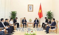 PM Vietnam, Nguyen Xuan Phuc menerima Ketua Zona Otonomi Zhoang, Tiongkok