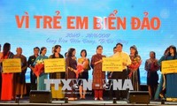 Wapres Dang Thi Ngoc Thinh menghadiri Program kesenian “Demi anak-anak di daerah laut dan pulau”