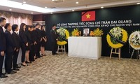 Konsulat Jenderal Vietnam di Kota Shang Hai (Tiongkok) dan Kedubes Vietnam di Polandia mengadakan acara  berziarah kepada Presiden Tran Dai Quang