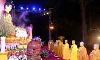 Upacara “Lien Hoa Hoi Thuong” di pagoda Con Son