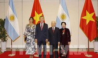 Presiden Republik Argentina mengakhiri kunjungan kenegaraan di Vietnam