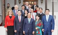 Aktivitas PM Nguyen Xuan Phuc di Rumania