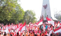 Berbagai cara pengibaran bendera sambut HUT Hari Kemerdekaan RI ke-74  