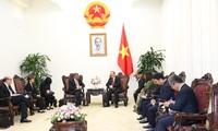 Deputi Harian PM Vietnam, Truong Hoa Binh menerima Ketua Mahkamah  Agung Singapura