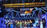 Menyelenggarakan Festival Film Internasional Hanoi ke-6