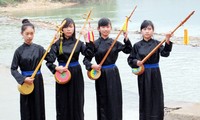 Sitar Tinh – instrumen musik tradisional warga etnis minoritas Tay di Provinsi Quang Ninh