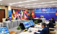  ASEAN 2020: Pimpinan berbagai negara dan organisasi internasional menilai tinggi peranan Vietnam dalam mengadakan KTT Khusus ASEAN dan  KTT Khusus ASEAN+3 tentang Covid-19