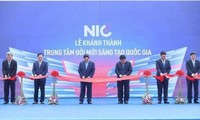 Melakukan Inovasi Kreatif untuk  Membawa Vietnam Naik Kapal Perkembangan Bersama-Sama dengan Dunia