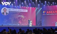 PM Pham Minh Chinh Membacakan Pidato di KTT Bisnis dan Investasi ASEAN