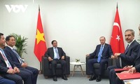 PM Pham Minh Chinh Lakukan Kontak Bilateral di Sela-Sela Konferensi Para Pemimpin BRICS yang Diperluas Tahun 2024