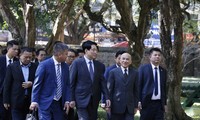 Presiden Luong Cuong dan Raja Kamboja Nikmati Teh Vietnam di Van Mieu-Quoc Tu Giam           