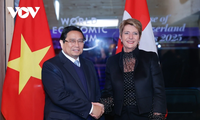 PM Pham Minh Chinh Melakukan Pembicaraan dengan Presiden Swiss, Karin Keller-Sutter