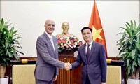 Berkoordinasi Menjamin Kesuksesan Baik Kunjungan Ketua MN Vietnam, Tran Thanh Man ke Swiss, Maroko dan Senegal