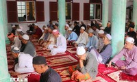 Suasana Merayaan Bulan Ramadhan di Indonesia dan di Vietnam