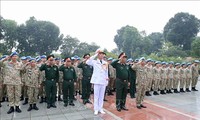 Les casques bleus rendent hommage au Président Hô Chi Minh avant leur départ pour le Soudan du Sud