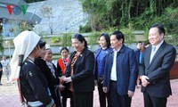 Tong Thi Phong en tournée à Cao Bang