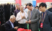 Vietnam firms attend sixth India International Silk Fair