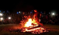 “Fire jumping” ceremony recognized as a national intangible heritage