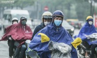 Hanoi engulfed in spell of drizzle and fog