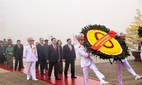 Leaders pay tribute to President Ho Chi Minh on Party’s founding anniversary