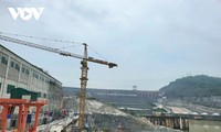 First turbine rotor installed at expanded Hoa Binh hydropower plant 