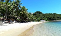 Koran Malaysia memuji keindahan lapangan pantai Vietnam Tengah