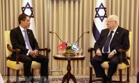 Dutar Besar Viet Nam, Do Minh Hung menyampaikan surat mandat kepada Presiden Israel