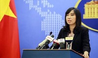 Dengan gigih memprotes dan menuntut kepada Taiwan supaya jangan melakukan latihan menembakkan meriam dengan peluru sungguhan di Pulau Ba Binh, di Kepulauan Truong Sa, Vietnam