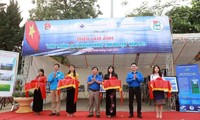 Provinsi Son La: Pameran foto “Gelombang Truong Sa dan saat sukarela”