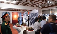 Pembukaan pameran tematik “Prajurit pekerja di garis depan dalam Operasi Dien Bien Phu”