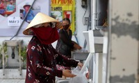 Memperkenalkan sepintas-pintas tentang perilaku-perilaku luhur dalam musim wabah Covid-19 di Vietnam