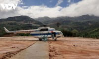 Menggerakkan Semua Kekuatan untuk Memberikan Bantuan kepada Warga di daerah banjir bandang Provinsi Quang Nam