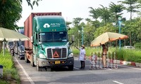 Tidak Periksa Truk Pengangkut Barang Kebutuhan, Pangan, Makanan Yang Layani Daerah Wabah Covid-19