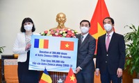 Vietnam Terima 300.000 Dosis Vaksin Covid-19 yang Dihadiahkan oleh Pemerintah Rumania