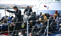 Banyak Migran Diselamatkan dalam Kasus Kapal Terbalik di Lepas Pantai Libya