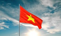 Perkenalan Sepintas tentang Makna Bendera Nasional Vietnam dan Teluk Lan Ha- Salah Satu Tempat Dimana “Harus Dikunjungi” di Asia Tenggara 