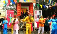 Bai Choi-Gesang in Hanoi